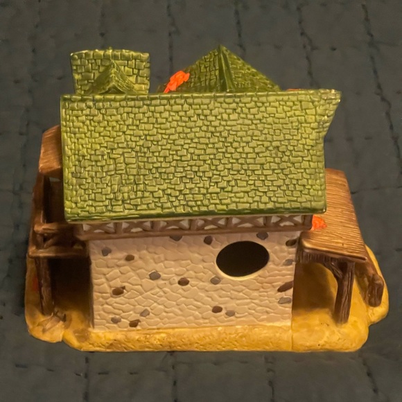 Ceramic Lighted Cottage Fall Christmas Village Decor Lemax Royal - Picture 4 of 9